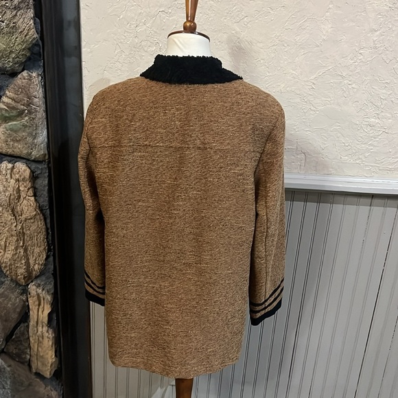 CLICK Jacket - Picture 3 of 5